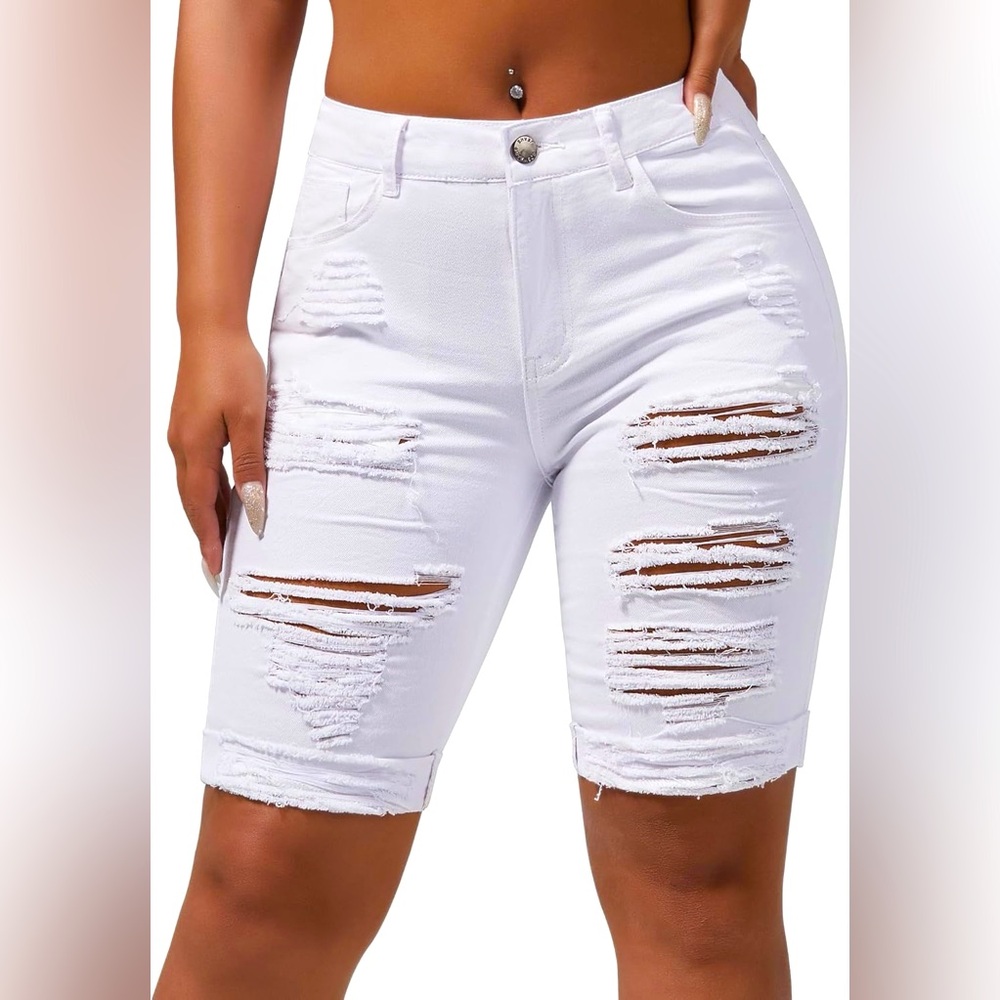 White Distressed Bermuda Shorts – Size 8 fits
Like a 10 (stretchy!!)